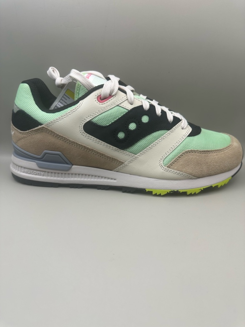 **NEW** Saucony “Courageous” Sz 9m Men's Mint Beige Black Retro Runner - Picture 5 of 10